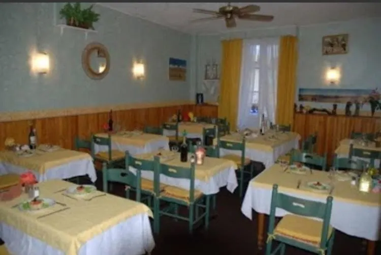 Notre Dame Auxiliatrice Hotel Lourdes
